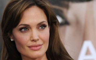 Angelina Jolie làm phim về nạn diệt chủng ở Campuchia