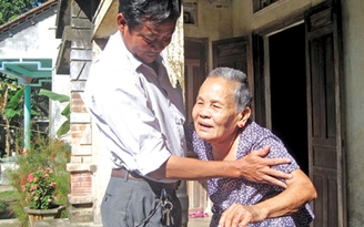 Những người ở lại - Kỳ 3: Má suốt đời thiếu Dư