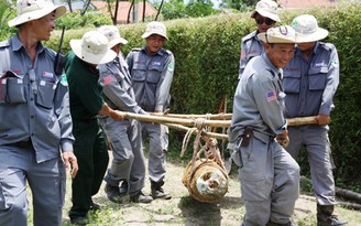 Sơ tán vợ con, một mình đối diện quả bom nặng 2 tạ