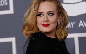 Adele hàn gắn mối quan hệ với người cha ghẻ lạnh