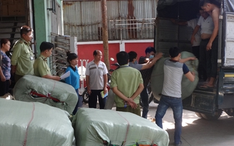 Tạm giữ 30 tấn quần áo có dấu hiệu nhái, giả nhãn hiệu