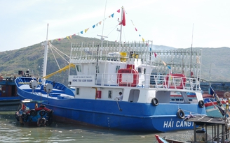 Háo hức chuyến biển đầu tiên ở Hoàng Sa cùng tàu cá vỏ thép