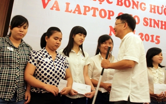‘Lợi nhuận khổng lồ’ của một người khiếm thị