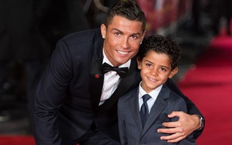 Rộ tin Ronaldo bỏ 1 triệu euro để có con thứ hai