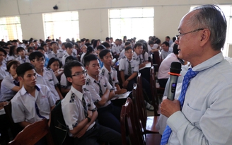 Tư vấn mùa thi cho hơn 20.000 học sinh tại nhiều tỉnh thành