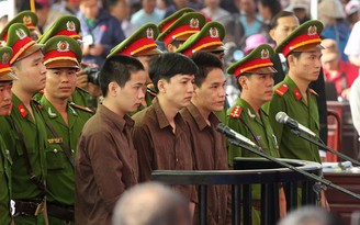 Thảm sát ở Bình Phước: Thờ ơ với hành vi bất minh