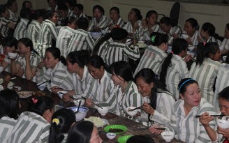 Trại giam lớn nhất Việt Nam tổ chức cho phạm nhân xem, cổ vũ đội tuyển U.23 Việt Nam