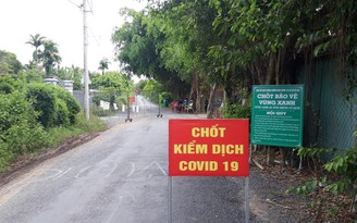 Vĩnh Long: Phong tỏa trụ sở UBND xã vì 4 trường hợp dương tính Covid-19