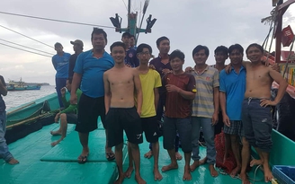 Bị chủ tàu ép đánh bắt ở vùng biển Campuchia, 11 ngư dân nhảy xuống biển
