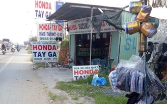 'Chặt chém' khách sửa xe, chủ tiệm bị trai tráng địa phương 'hỏi thăm', phải bỏ tiệm
