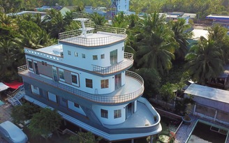 Ngôi nhà du thuyền 3 tầng 'độc nhất miền Tây' được lão nông bỏ 5 tỉ ra xây