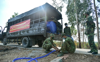 Kiên Giang cung cấp nước ngọt cho người dân vùng hạn mặn biên giới
