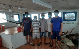 5 người đi trên sà lan từ Campuchia nhập cảnh trái phép vào vùng biển Phú Quốc