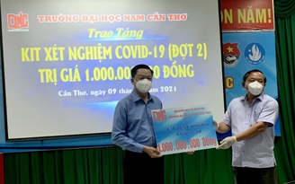 Trường ĐH Nam Cần Thơ ủng hộ nhiều tỉ đồng phòng chống Covid-19