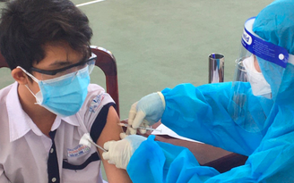 Phú Quốc: Tiêm vắc xin ngừa Covid-19 cho học sinh từ 12 - 14 tuổi