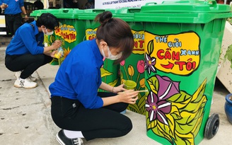'Làm đẹp' thùng rác để lan tỏa ý thức bảo vệ môi trường