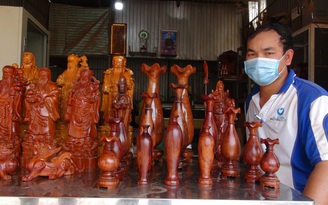 Từ người làm thuê, chàng trai 9X trở thành chủ cơ sở chạm khắc gỗ nổi tiếng