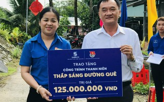 Đường quê tỏa sáng, mang đến niềm vui cho hàng trăm hộ dân