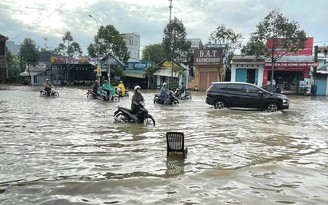 Cần Thơ: Mưa giông làm sập, tốc mái 34 căn nhà