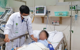 Bệnh nhân suy hô hấp nặng, suýt tử vong do hạt bắp mắc trong phế quản