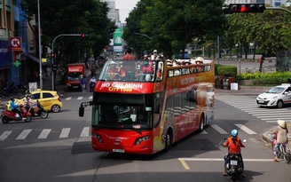 Đà Lạt lần đầu có xe buýt mui trần đưa du khách ngắm quanh thành phố