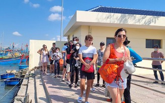 Khánh Hòa chủ động ứng phó dịch Covid-19 khi đón khách du lịch quốc tế