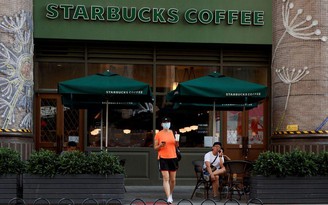 Starbucks Bị 'bóc phốt' bán hàng 'hết đát'
