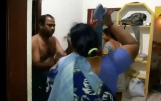 'Tàn phá' tinh hoàn của chồng vì dám quên tặng hoa ngày 8.3