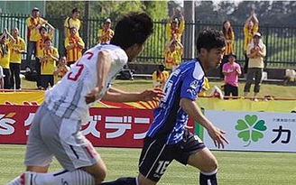 Mito Hollyhock thoát thua Giravanz Kitakyushu sau khi Công Phượng vào sân