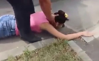 Bị dàn cảnh 'bạo lực' để cầu hôn, cô gái sợ phát khóc nhưng vẫn đồng ý