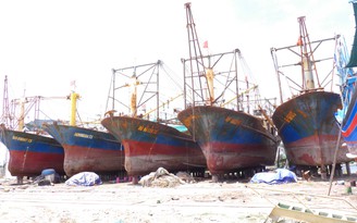 Ngư dân buộc phải chấp nhận sơn sửa lại tàu vỏ thép 'dỏm'