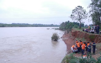 Phát hiện thi thể thanh niên đi đánh cá trên sông Kôn