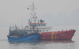 Tàu cá và 6 ngư dân mất liên lạc bí ẩn tại vùng biển Hoàng Sa: Cuộc gọi chuyển vùng quốc tế