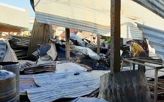 Bình Định: Xưởng đóng hòm bốc cháy suốt 6 giờ, thiệt hại 2 tỉ đồng
