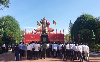 Bình Định: Dâng hoa, dâng hương tưởng niệm 228 năm ngày mất Hoàng đế Quang Trung