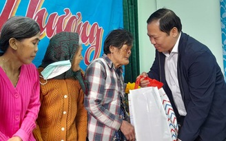 Tỉnh Bình Định hỗ trợ mỗi hộ nghèo 500.000 đồng đón Tết Tân Sửu