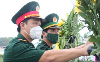 Bình Định: Dâng hương kỷ niệm 60 năm ngày mở đường Hồ Chí Minh trên biển