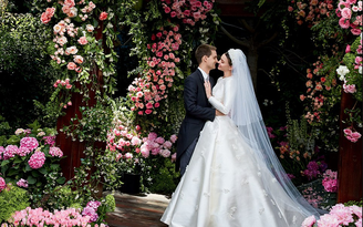 Siêu mẫu nội y Miranda Kerr rạng ngời trong bộ ảnh cưới