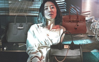 Choáng với bộ sưu tập túi hiệu của Kim Hee Ae trong ‘Thế giới hôn nhân’