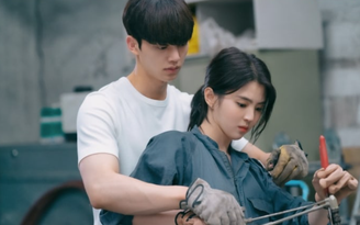 Cảnh nóng tràn ngập, vì sao rating của phim 19+ ‘Nevertheless’ ngày càng thấp?