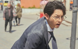 Song Joong Ki chết ngay tập 1, ‘Cậu út nhà tài phiệt’ lập kỷ lục rating