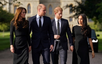 Hai đôi vợ chồng Hoàng tử Harry và William bất ngờ xuất hiện bên nhau