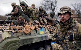 Ukraine tập trung 40.000 quân ở tiền tuyến gần Donbass?