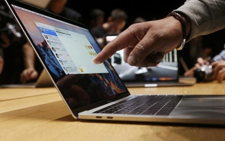 MacBook Pro với Touch Bar đầu tiên sắp thành 'đồ cổ'