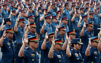 Tổng thống Philippines dọa đày 'cớm bẩn' đến vùng bất ổn