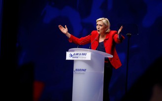 Bà Le Pen thừa nhận thiếu tiền cho chiến dịch tranh cử