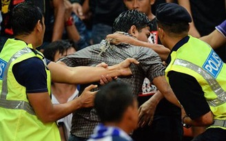 Hooligan Malaysia tấn công CĐV Việt Nam bị phạt 14,5 triệu đồng