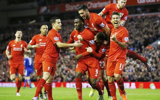 Liverpool 'đốt cháy' sân Anfield