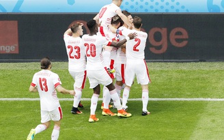 Thụy Sĩ thắng nhẹ Albania dù chơi hơn người