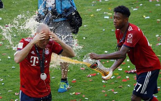 Robben chỉ trích lễ ăn mừng của Bayern Munich